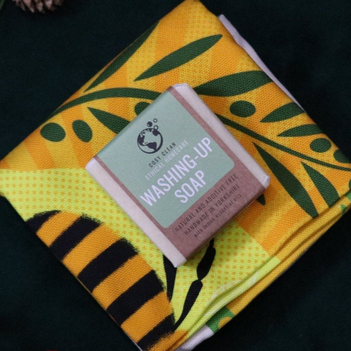 Bee Kind In The Kitchen Christmas Household Gift - Cosy Cottage Soap